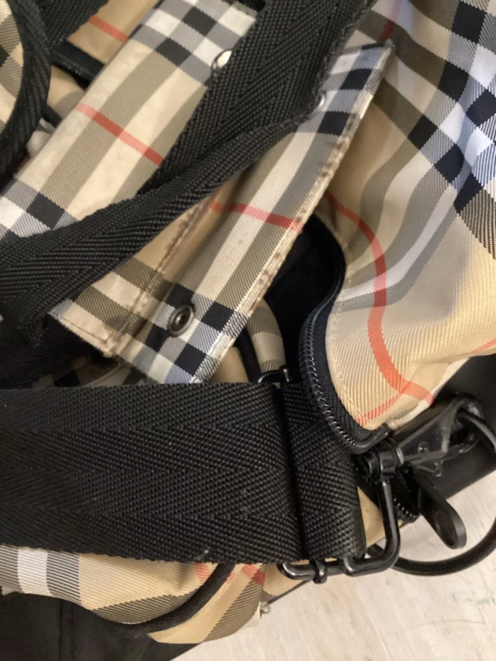 Burberry Golf Canvas Nova Check Duffle  Bag FLAWED - Picture 8 of 16